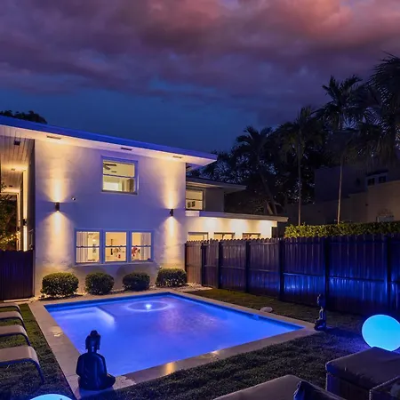 Oasis Vista Miami Luxury Villa! 10 Min From Beach, Private Gym, Top Location!